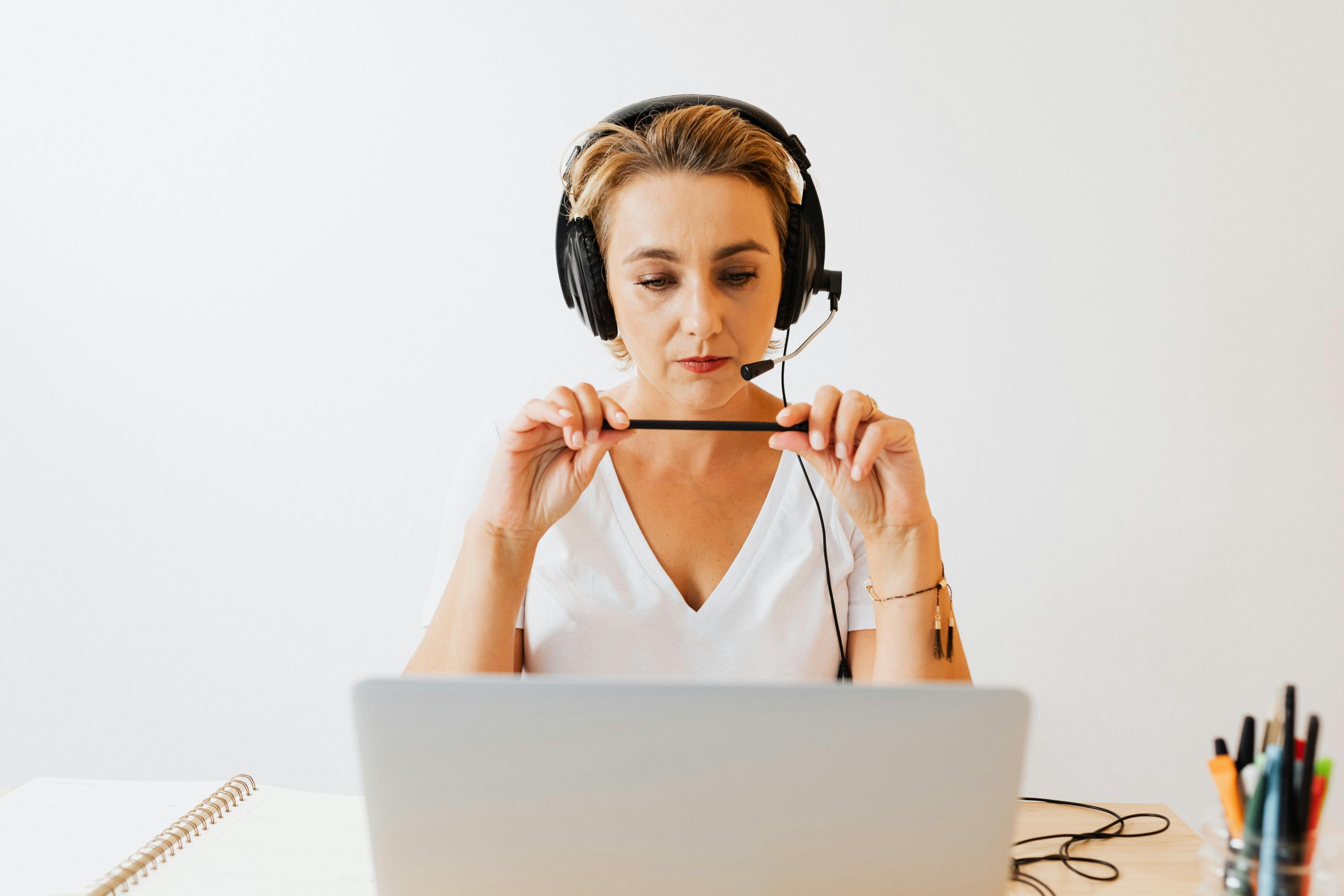 What Is a Virtual Assistant and How Can They Help Your Business? Virtual Assistant