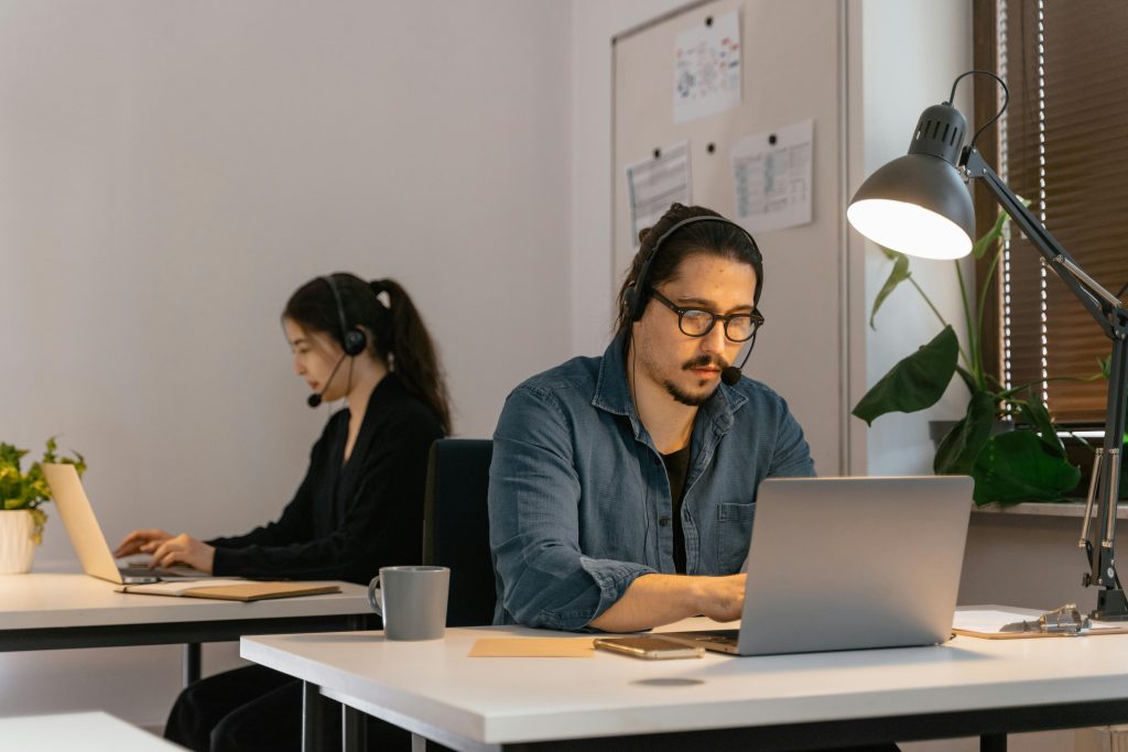 What Is a Virtual Assistant and How Can They Help Your Business? administrative support