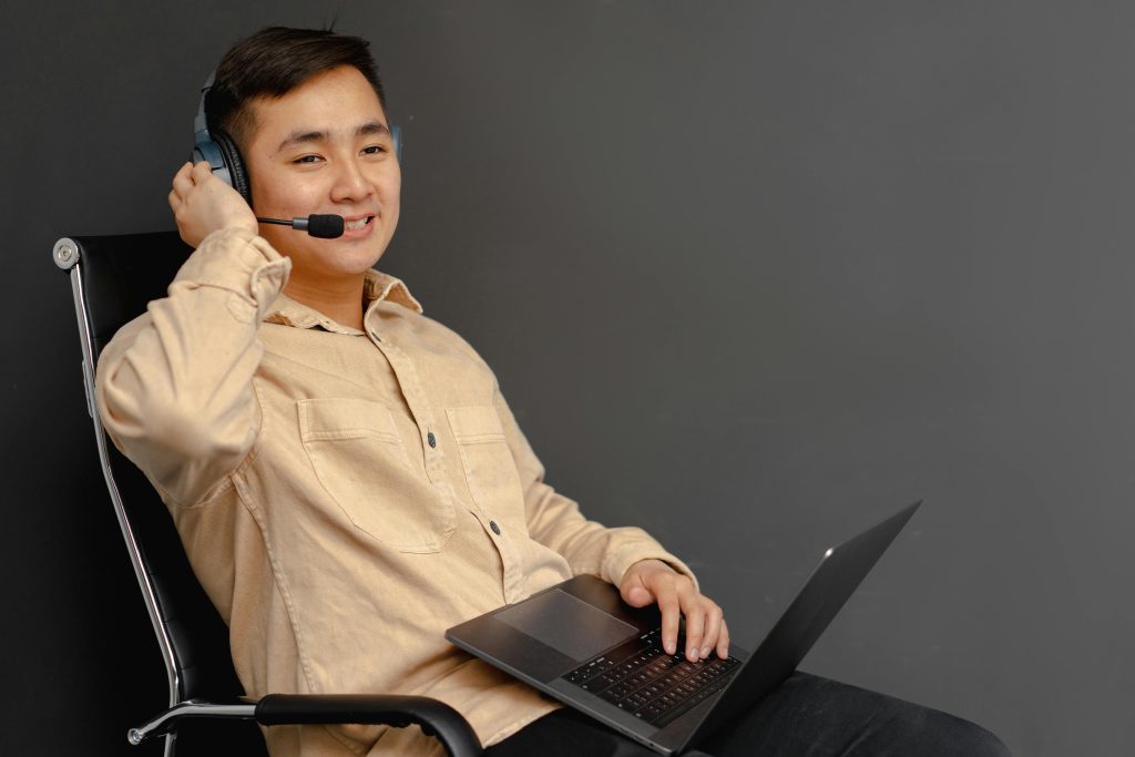 Top Tasks You Can Outsource to a Virtual Assistant Top Administrative Tasks to Outsource to a Virtual Assistant